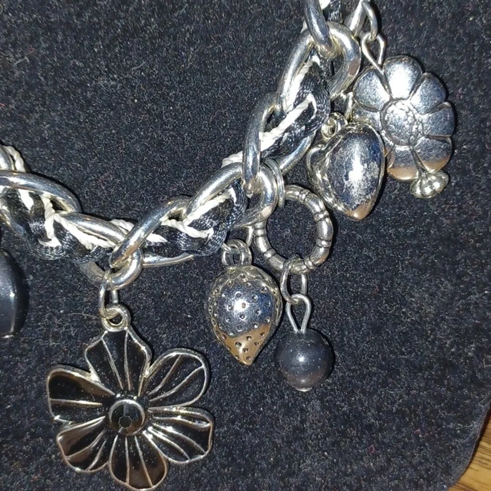 Paparazzi Bible Verse Charm Necklace Chunky Heart Flower Beads Silver Tone